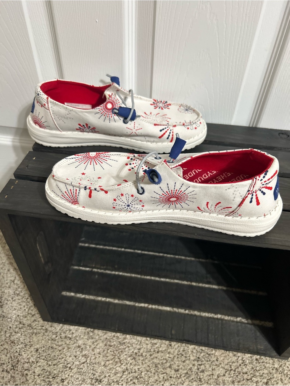 Hey Dude Women’s Wendy Fireworks Casual Shoes Sz 7 EUC - Picture 5 of 7